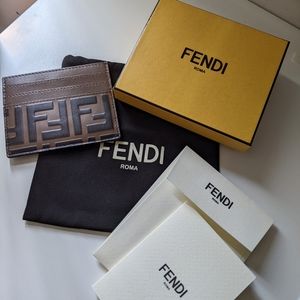 BRAND NEW AUTHENTIC FENDI "FF" LEATHER CARD HOLDER